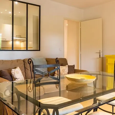 Marie Diane - Laurier Rose Apartament *