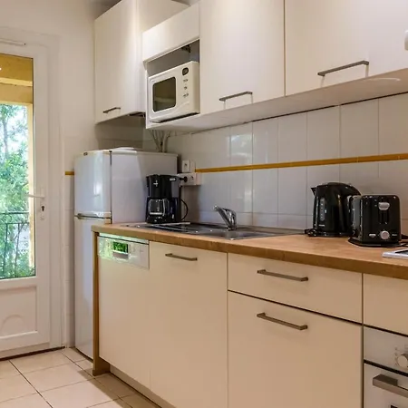 Marie Diane - Laurier Rose * Propriano (Corsica)