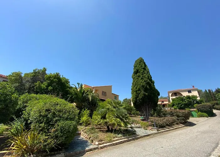 Résidence Marie Diane - Laurier Rose * Propriano (Corsica)