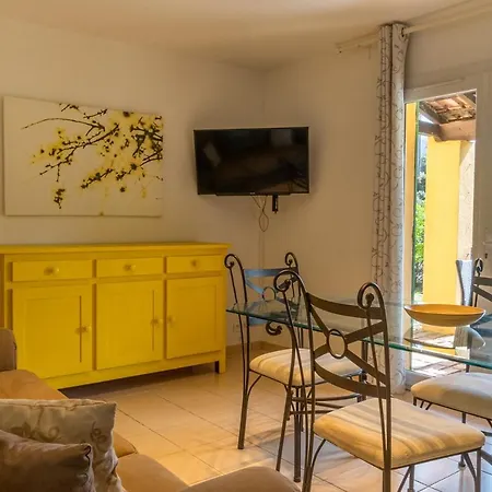 Marie Diane - Laurier Rose *